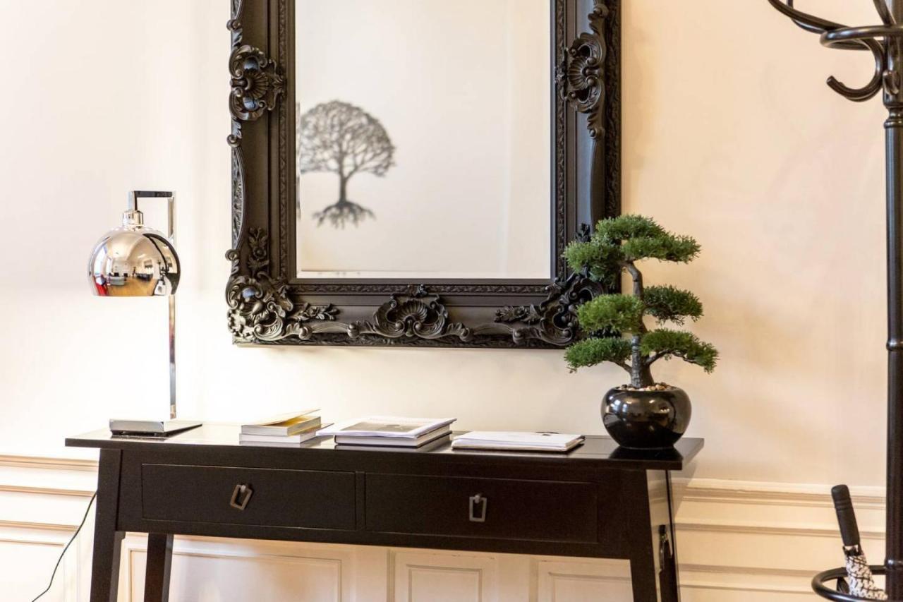 Joivy Exquisite Flat In The City Centre Edinburgh Bagian luar foto
