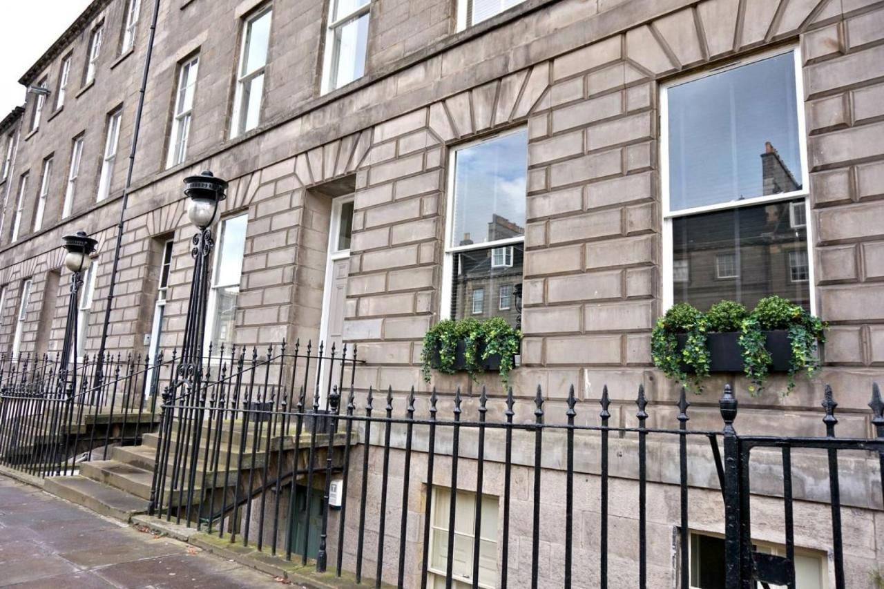 Joivy Exquisite Flat In The City Centre Edinburgh Bagian luar foto