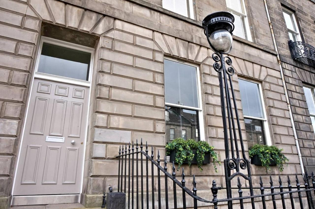 Joivy Exquisite Flat In The City Centre Edinburgh Bagian luar foto