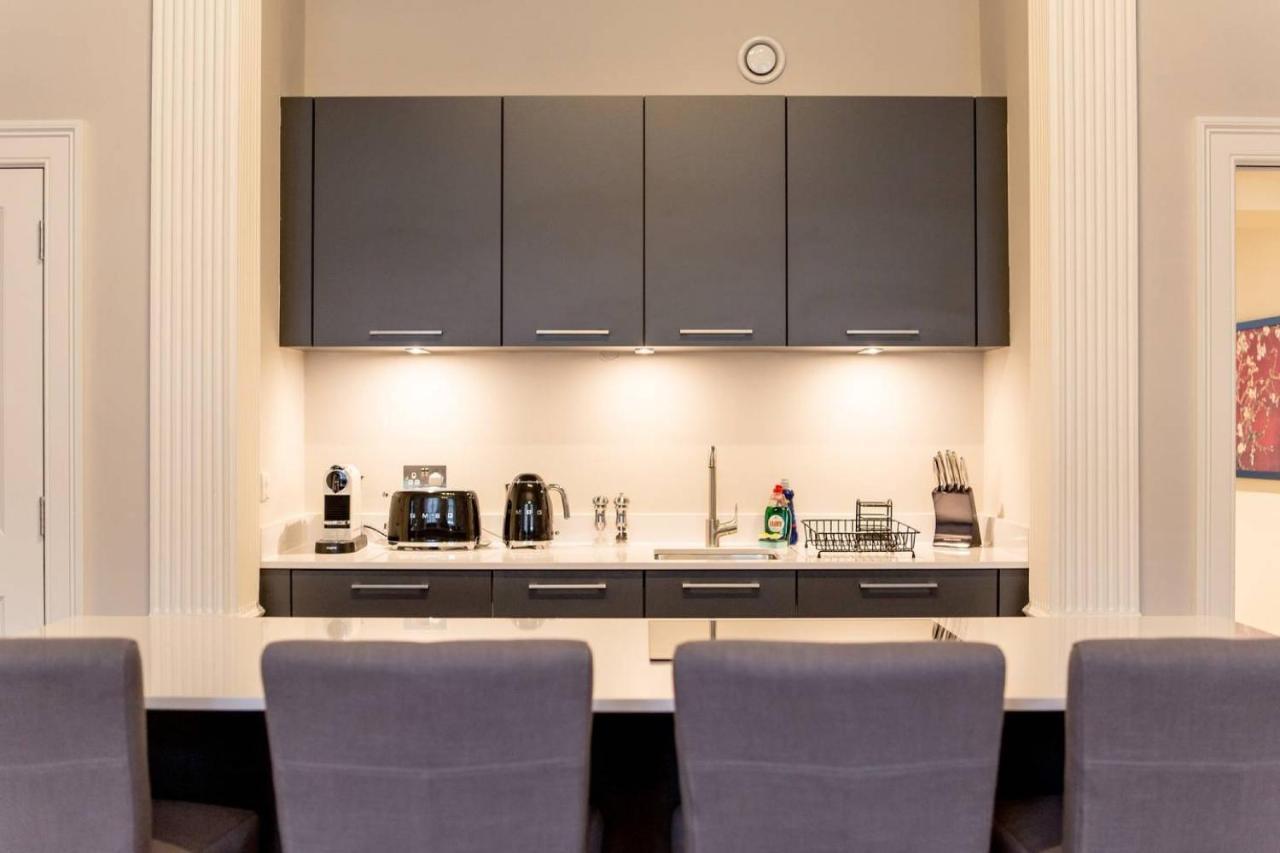 Joivy Exquisite Flat In The City Centre Edinburgh Bagian luar foto
